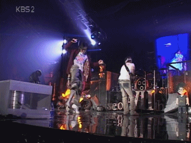 3745425776_5f1c33bf_662286192_ccfa3579.gif