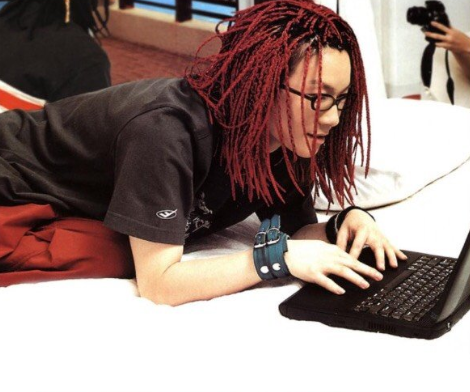 오빠야 노트북중.png