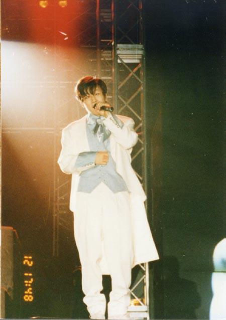 1129446686_e30dffee.jpg