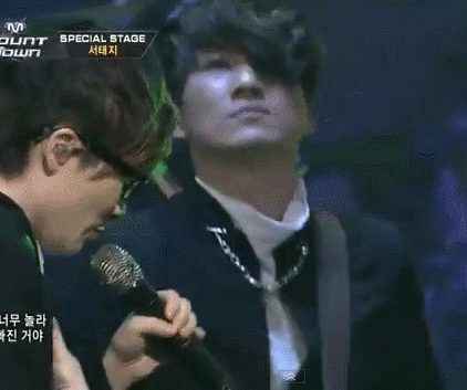 너무 놀라.gif