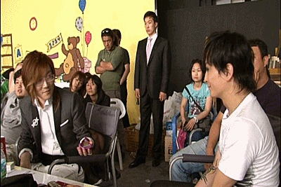 2106221408_4e8cb110.gif